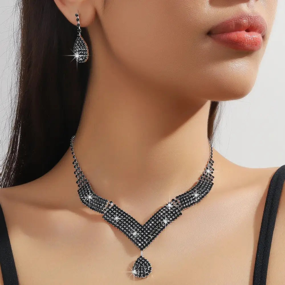 Conjunto de Joias 3 Peças – Colar e Brincos com Strass